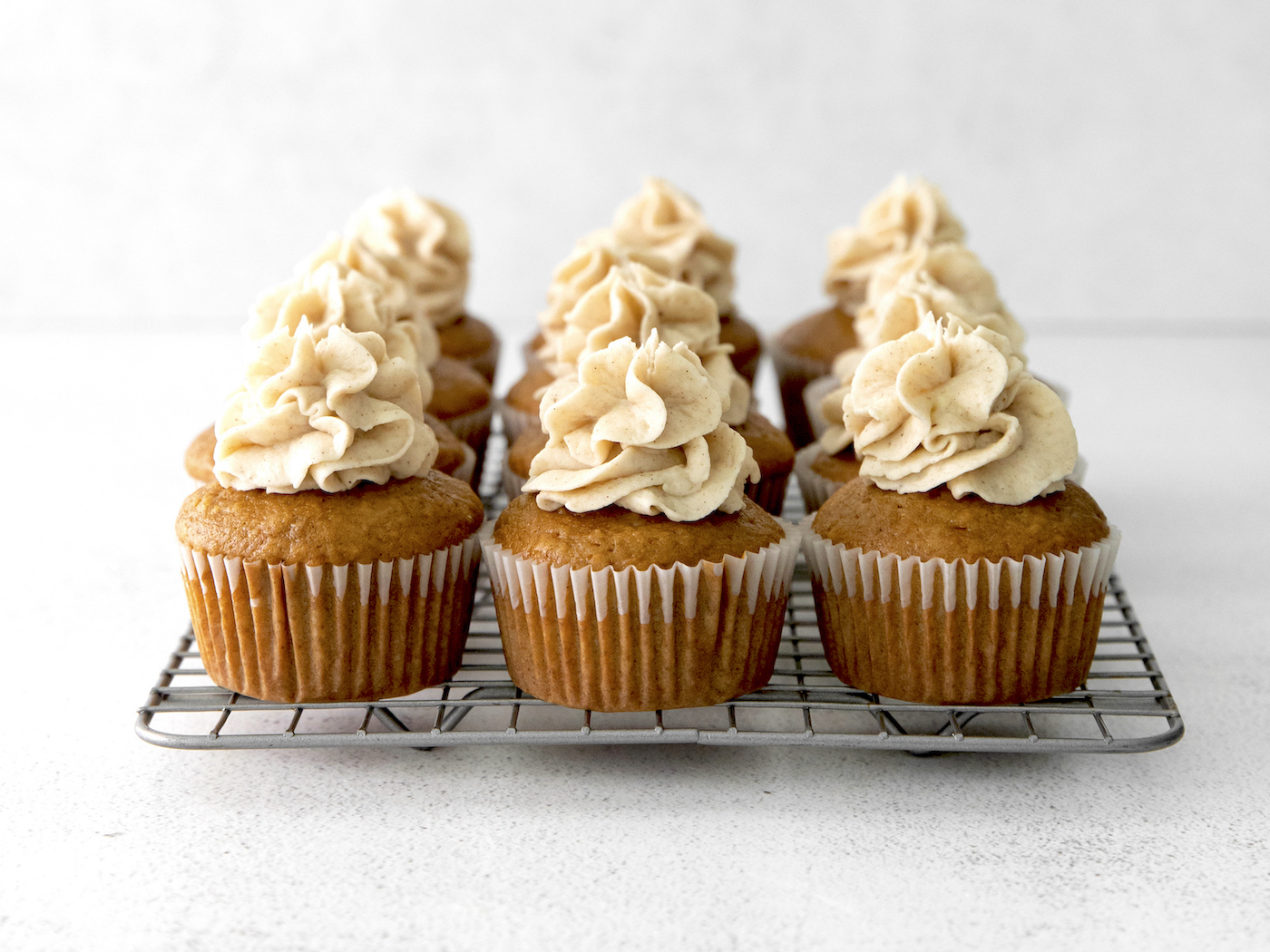 Gingerbread Cupcakes with Spiced White Chocolate Buttercream