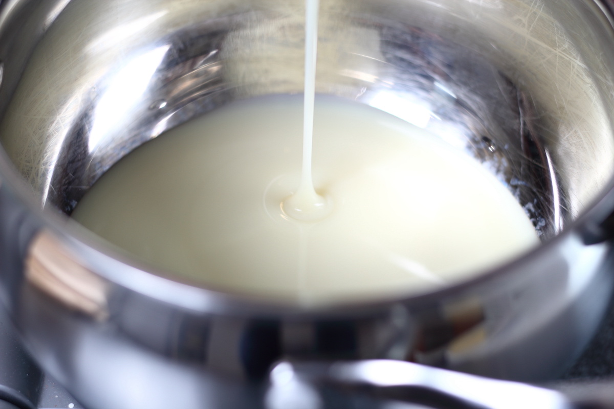 Bringing-the-condensed-milk-to-a-boil
