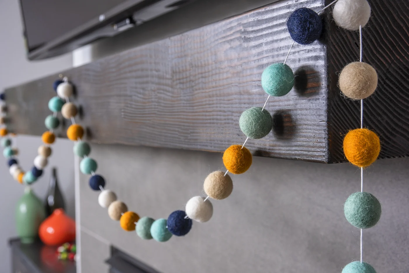 Make a Felt Ball Garland the Easy Way - DIY Candy