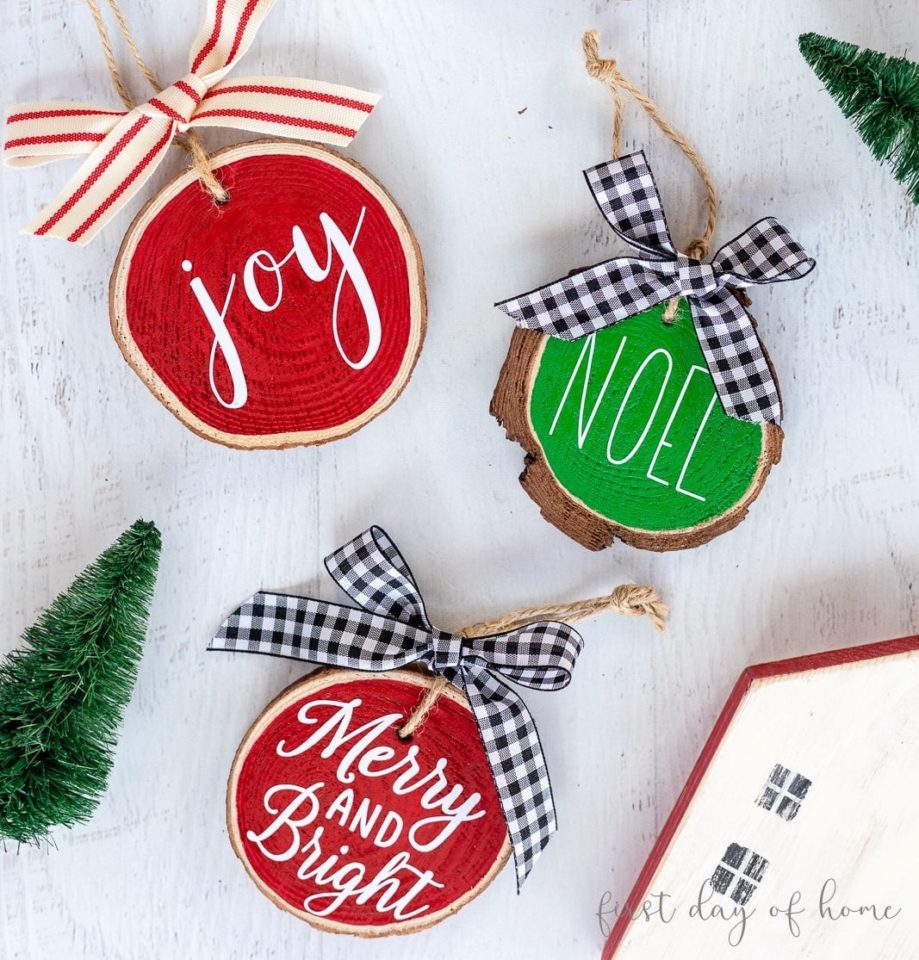 Wood Slice Ornament Ideas for Your Tree - DIY Candy