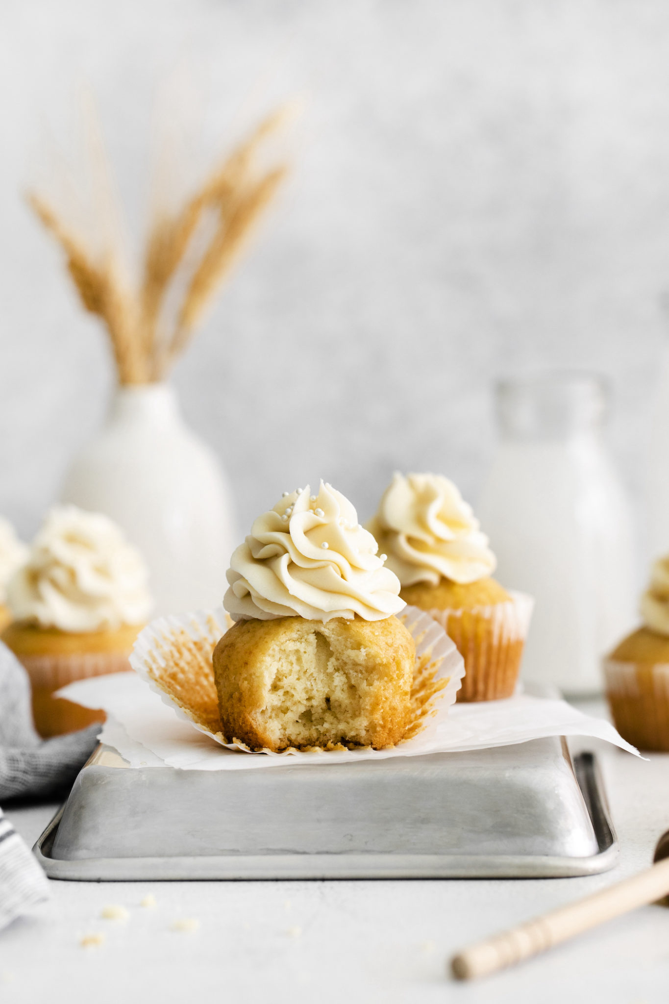 Honey Cupcakes with Honey Buttercream Icing DIY Candy