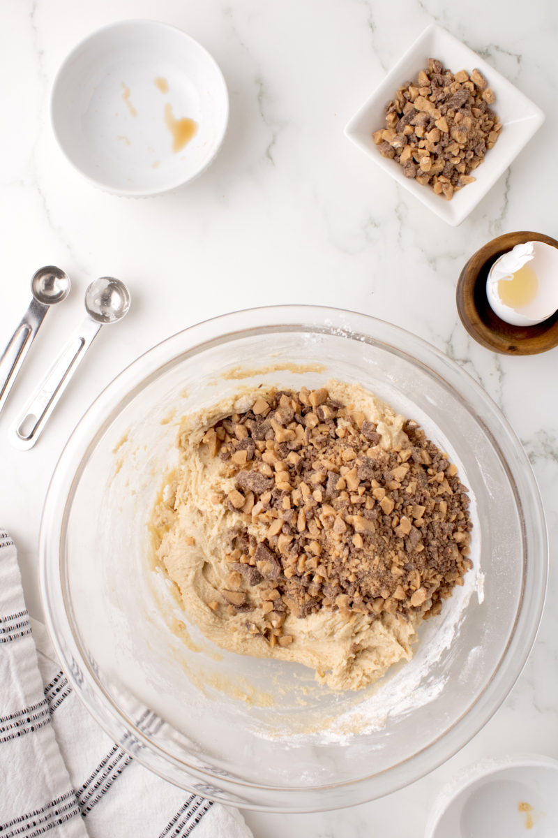 Heath Bar Cookies Everyone Will Love DIY Candy   Heath Bar Bits On Top Of The Dough 800x1200 