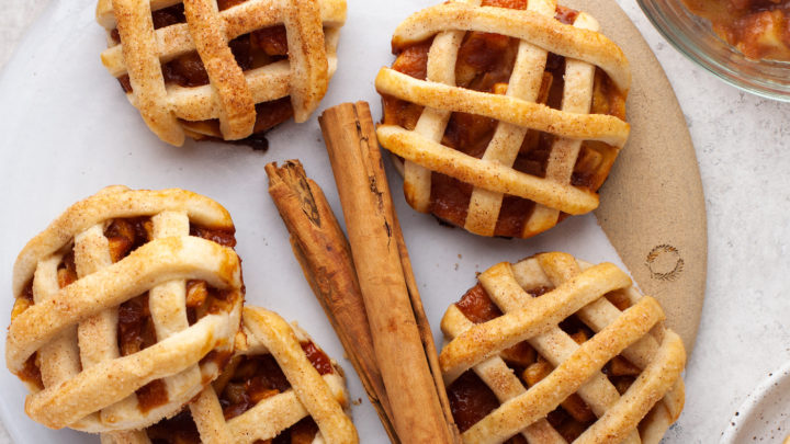 https://diycandy.com/wp-content/uploads/2023/08/apple-pie-cookies-recipe-720x405.jpg