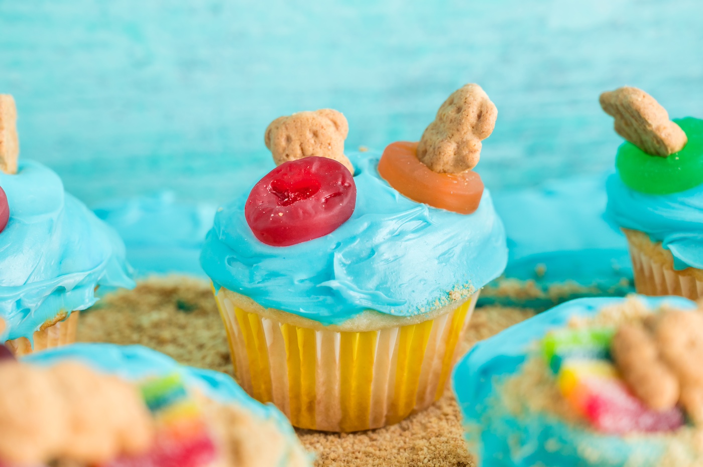 summer beach cupcakes