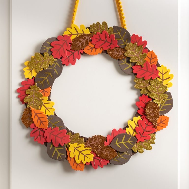 how to make a leaf wreath with fall stickers